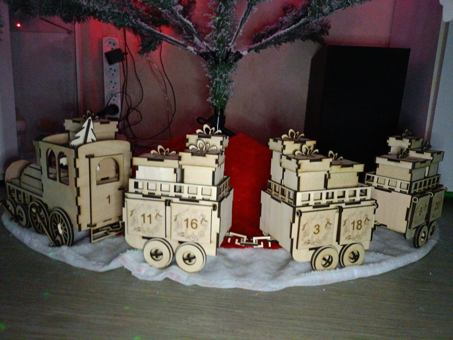 Train de l’Avent en bois – Calendrier de Noël artisanal décoratif et réutilisable 🎄