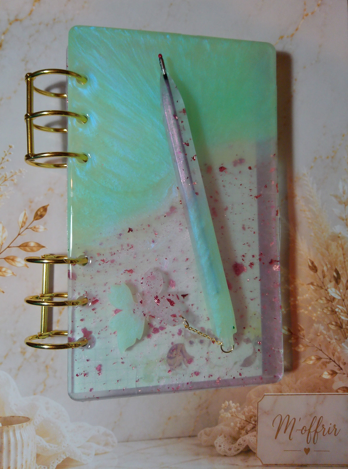 Carnet personnalisé en résine avec stylo assorti – Création artisanale sur mesure