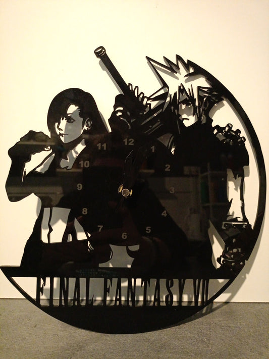Horloge murale geek découpée