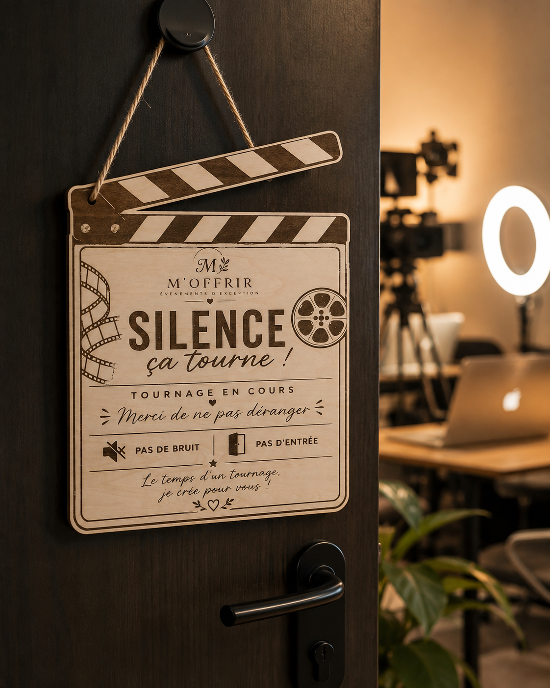 Pancarte “Silence, ça tourne !” personnalisée en bois – Clap de tournage